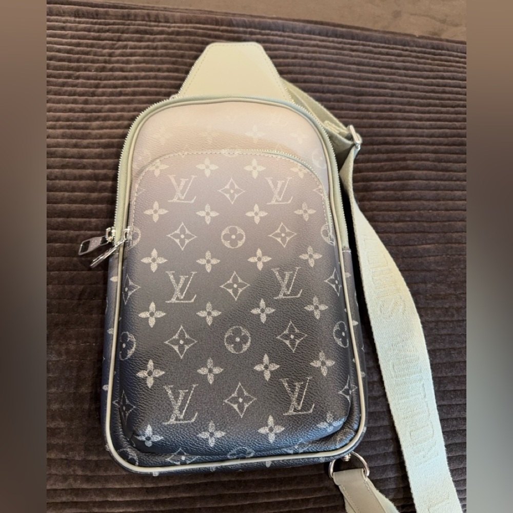 *SOLD* Louis Vuitton Gradient Monogram Sling Bag